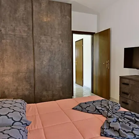 House Anna For Max 13 Persons In Porec, Pet Friendly 4* Porec