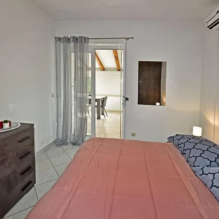 House Anna For Max 13 Persons In Porec, Pet Friendly Penzion Poreč