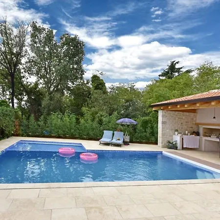 Gasthof House Anna For Max 13 Persons In Porec, Pet Friendly