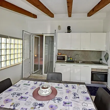 House Anna For Max 13 Persons In Porec, Pet Friendly 4* Poreč