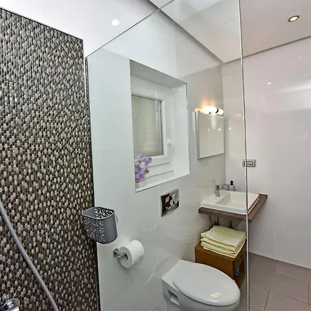 House Anna For Max 13 Persons In Porec, Pet Friendly Poreč